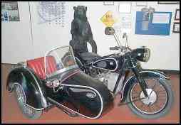 Sidecar outift with bear